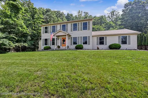 49 Eastwoods Rd, Tunkhannock, PA 18657