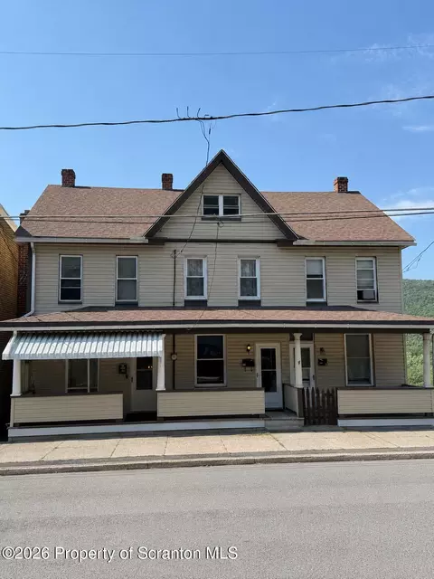 70 E Railroad St, Nesquehoning, PA 18240