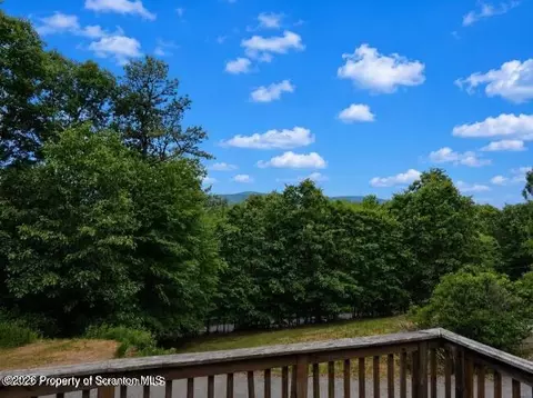 19 Sand Plant Rd, Tunkhannock, PA 18657