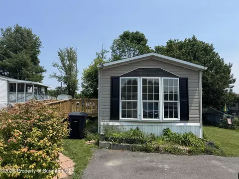 319 Ayla Ln, Dalton, PA 18414