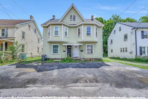 424-426 N 5th St, Stroudsburg, PA 18360