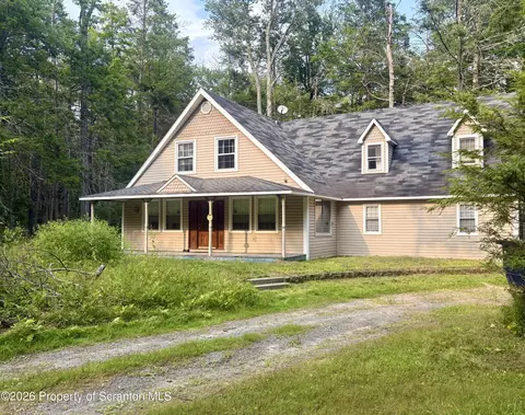 82 Deer Laurel Ests Rd, Lake Ariel, PA 18436