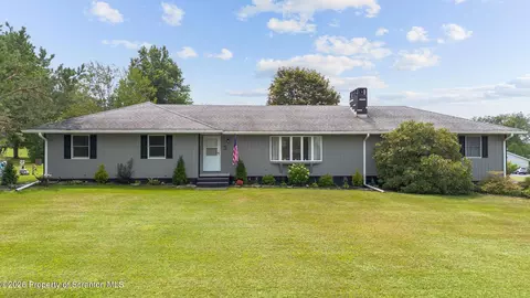 5 Patti Ann Dr, Scott Twp, PA 18433