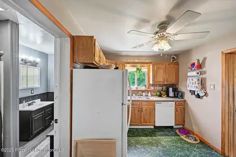 Entry Way - 302 Kennedy St, Old Forge, PA 18518 photo 3 of 7