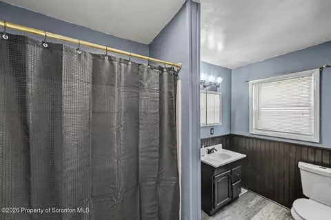Bath - 302 Kennedy St, Old Forge, PA 18518 photo 1 of 4