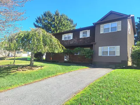 13 Park Ln, Mountain Top, PA 18707