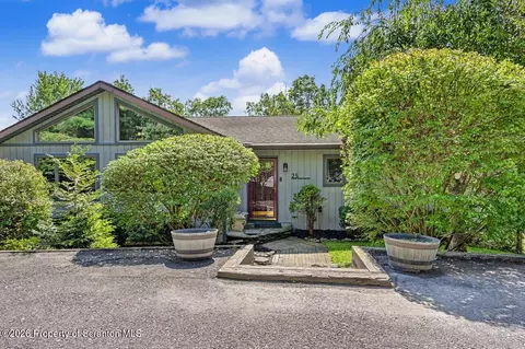 25 Lake View Dr, Tunkhannock, PA 18657