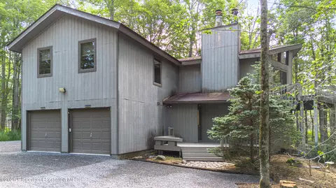 115 Golfers Way, Pocono Pines, PA 18350