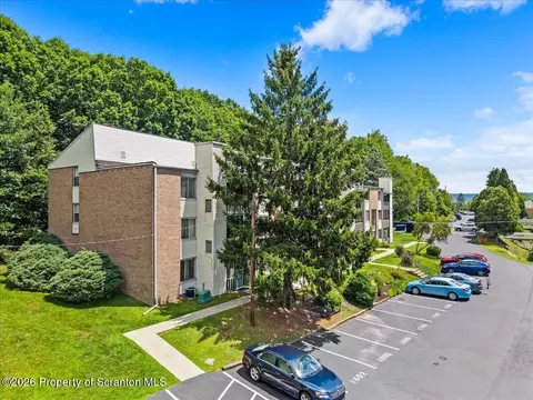 Exterior - 1609 Summit Pointe, Scranton, PA 18508 photo 4 of 4