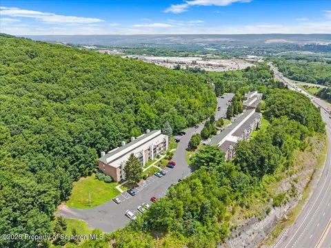 View/Area - 1609 Summit Pointe, Scranton, PA 18508 photo 1 of 4