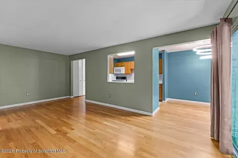 Living - 1609 Summit Pointe, Scranton, PA 18508 photo 3 of 3