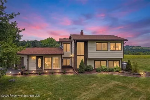 3 Eastwoods Rd, Tunkhannock, PA 18657