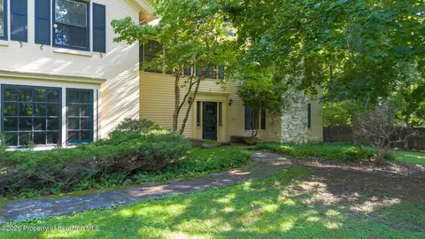 28 Church Hill Rd, Glenburn, PA 18411