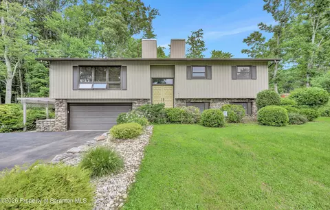 20 Oak Ln, Jefferson Twp, PA 18436