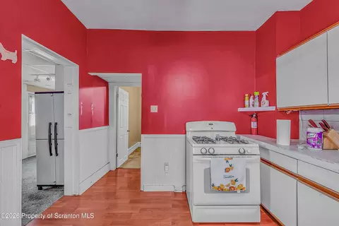 Entry Way - 1019 Mark Ave, Scranton, PA 18510 photo 1 of 7