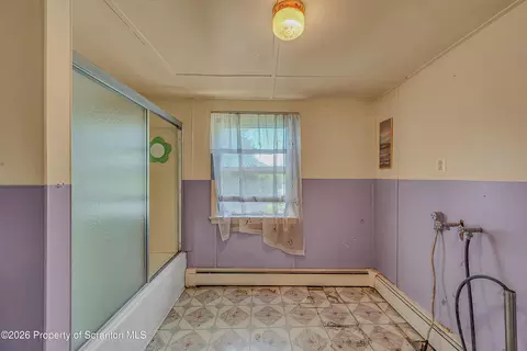 Bath - 1019 Mark Ave, Scranton, PA 18510 photo 3 of 3