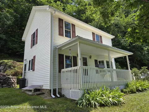 4652 Glenwood Rd, Hop Bottom, PA 18824
