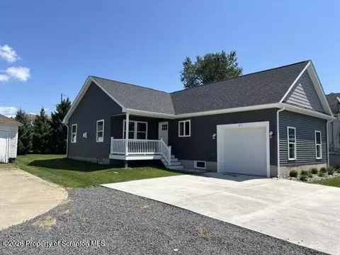 811 Goodman St, Throop, PA 18512