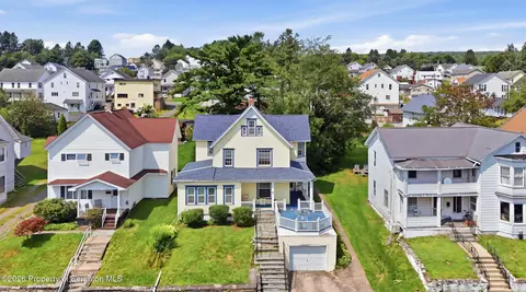 521 Delaware St, Forest City, PA 18421