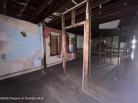 Entry Way - 809 Monroe Ave, Scranton, PA 18510 photo 2 of 2