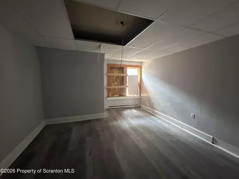 Bedroom - 809 Monroe Ave, Scranton, PA 18510 photo 4 of 8