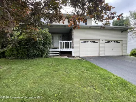 836 Laconia Cir, South Abington, PA 18411