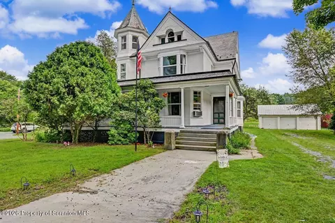 101 Falls Ave, Hawley, PA 18428