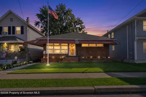 231 Poplar St, Dickson City, PA 18519