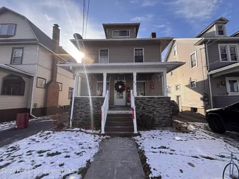 48 W Walnut St, Kingston, PA 18704