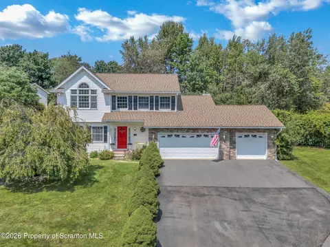 1012 Westwood Dr, South Abington, PA 18411