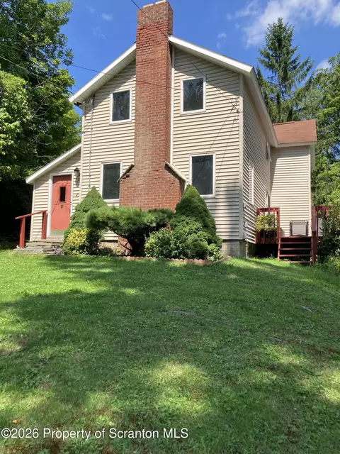 45 Bank St, Montrose, PA 18801