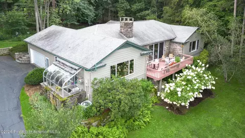 3 Orchard Ln, South Abington, PA 18411