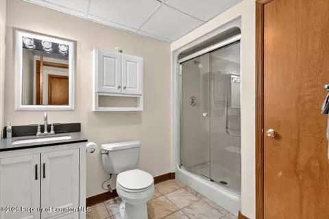 Bath - 710 E Corey St, Scranton, PA 18505 photo 5 of 6