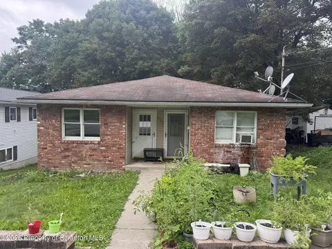 307 Columbia Ave, Clarks Summit, PA 18411