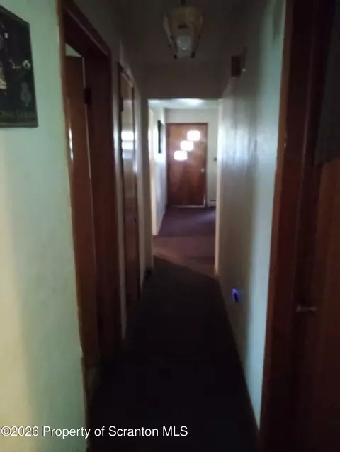 810 E Locust St, Scranton, PA 18505 photo 4
