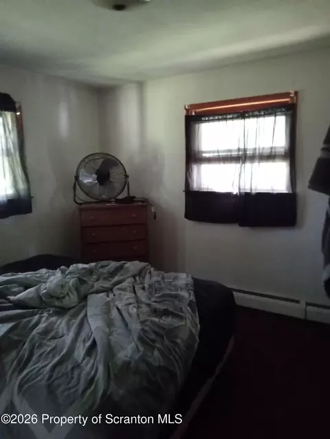 810 E Locust St, Scranton, PA 18505 photo 3