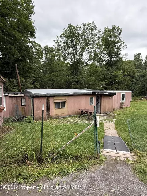 820 Lake Henry Rd, Lake Ariel, PA 18436