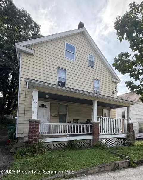 176-178 Grove St, East Stroudsburg, PA 18301