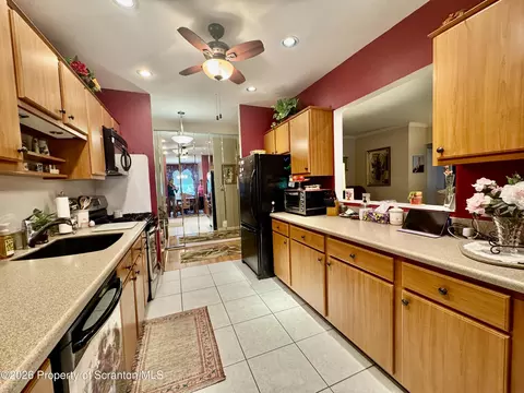 Kitchen - 1110 Summit Pointe, Scranton, PA 18508 photo 3 of 3