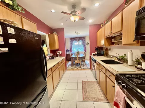 Kitchen - 1110 Summit Pointe, Scranton, PA 18508 photo 1 of 3