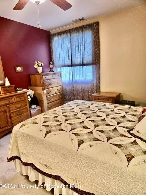 Bedroom - 1110 Summit Pointe, Scranton, PA 18508 photo 2 of 4