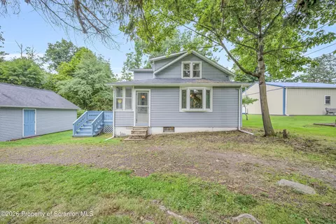 2162 Nuangola Rd, Mountain Top, PA 18707