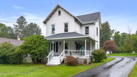 1027 Pennsylvania Rt 390, Cresco, PA 18326