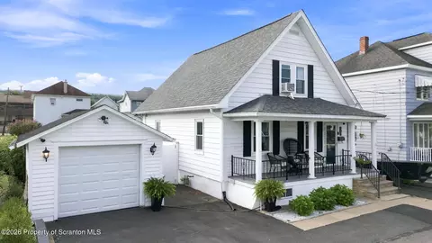 109 Center St, Jessup, PA 18434