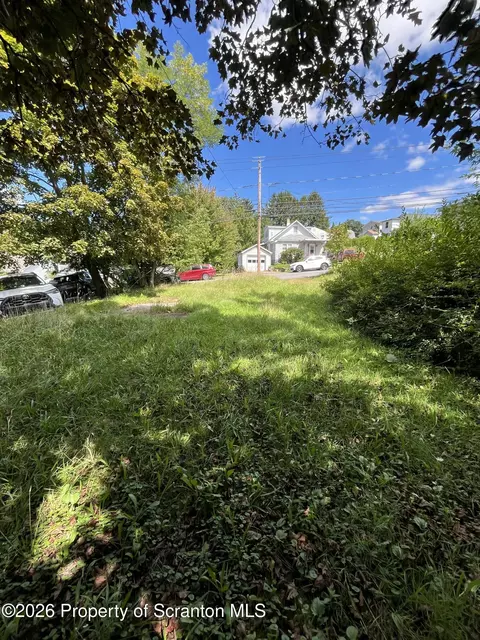 1338 Elm St, Scranton, PA 18505 photo 5