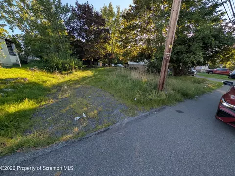 1338 Elm St, Scranton, PA 18505 photo 2