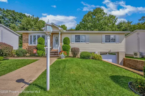 2622 Washburn St, Scranton, PA 18504