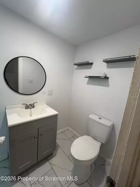 Bath - 412 Delaware Ave, Olyphant, PA 18447 photo 2 of 5