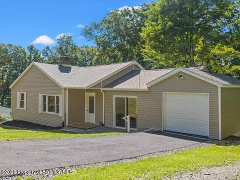 34 Dean St, Montrose, PA 18801