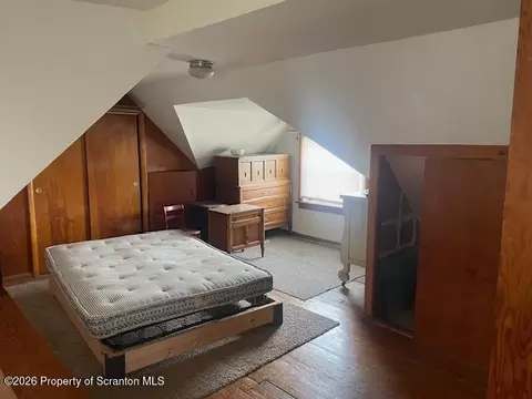Bedroom - 515-517 Elm St, Scranton, PA 18505 photo 2 of 3